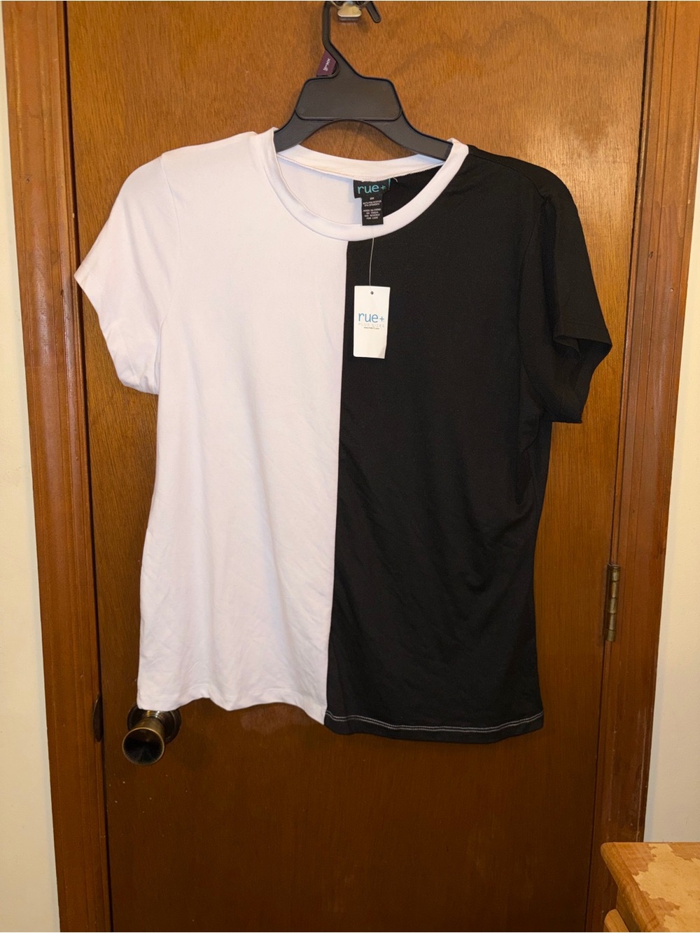 Rue21 Black & White Split Short Sleeve Tee